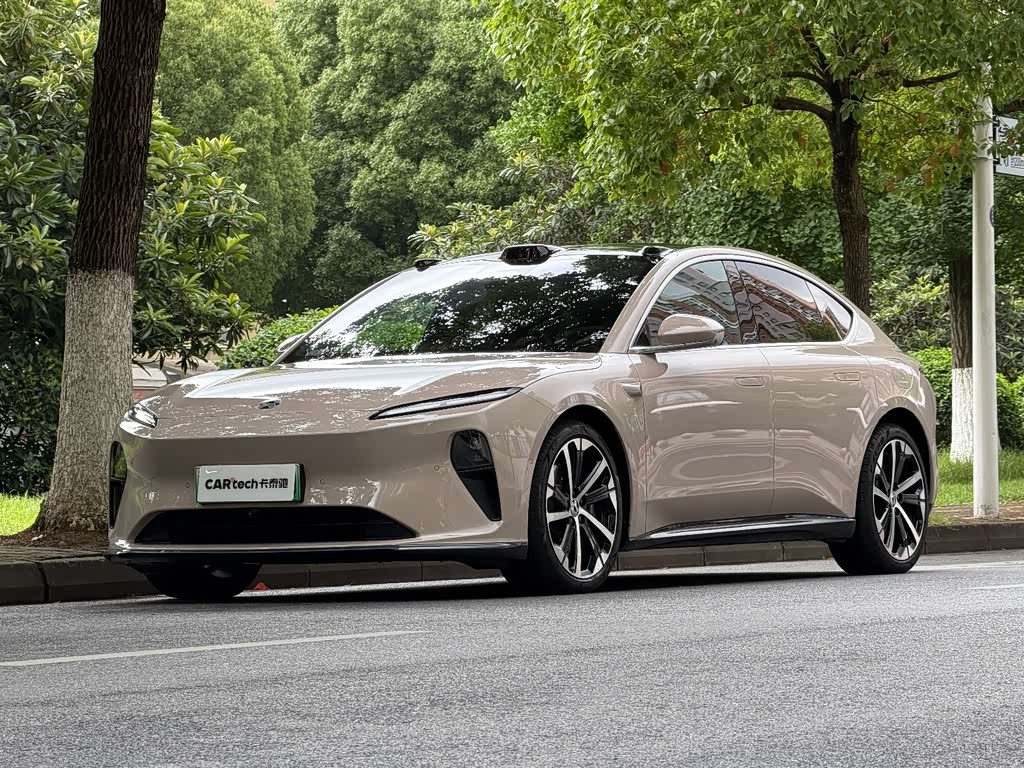 NIO ET5