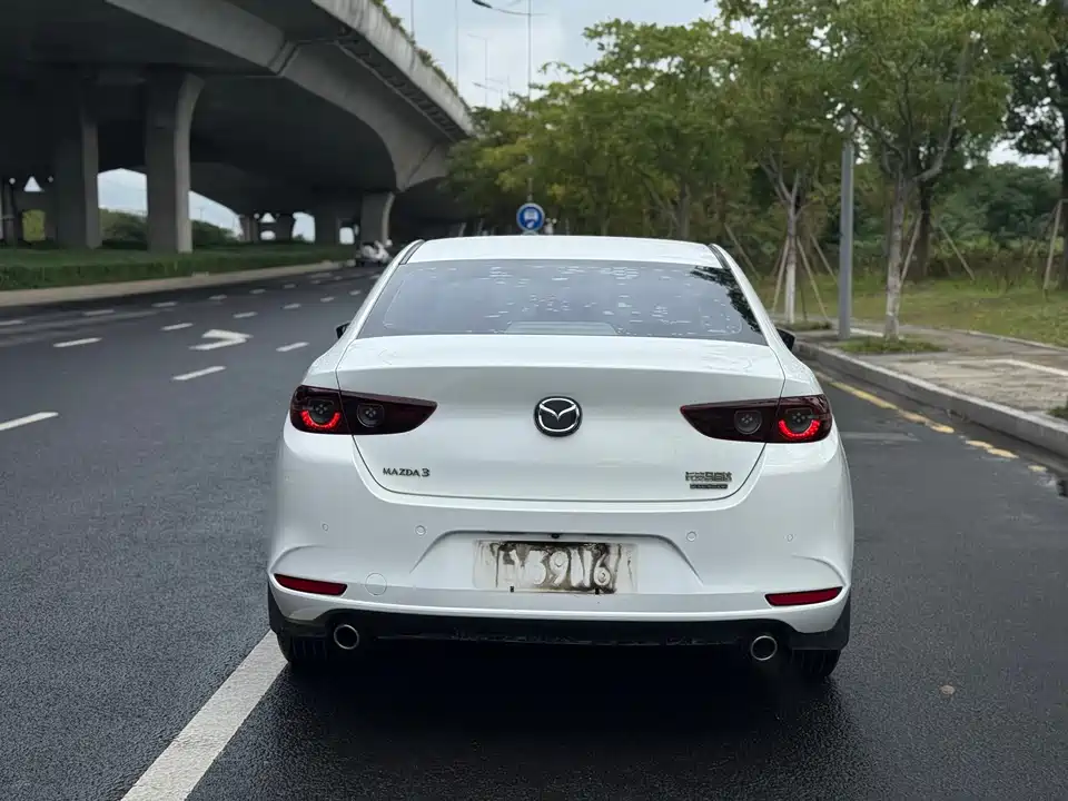 Mazda 3 Angkesaila