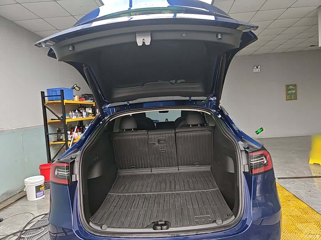 Tesla Model Y, 2023 19