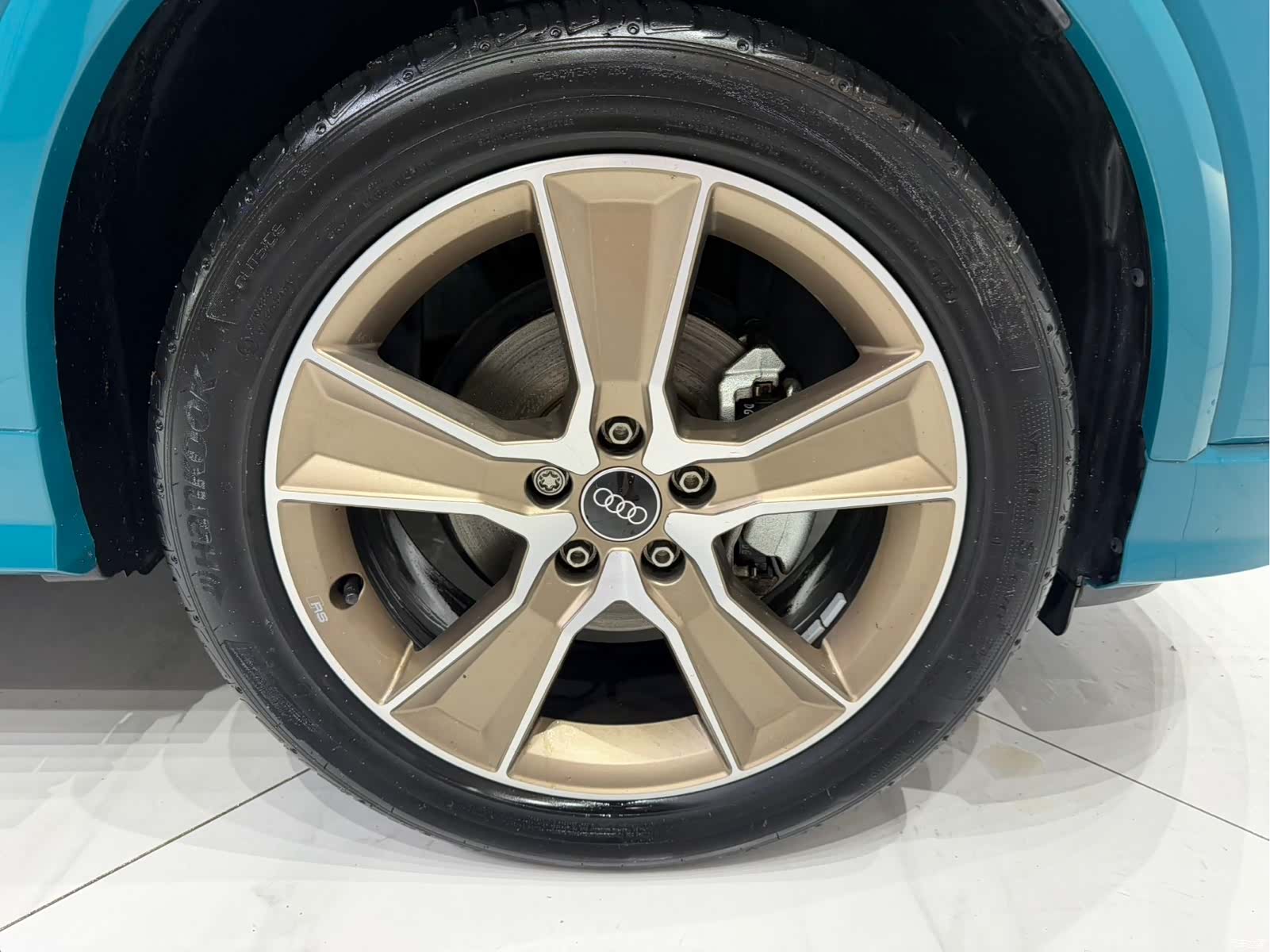 Audi Q2L, 2023 18