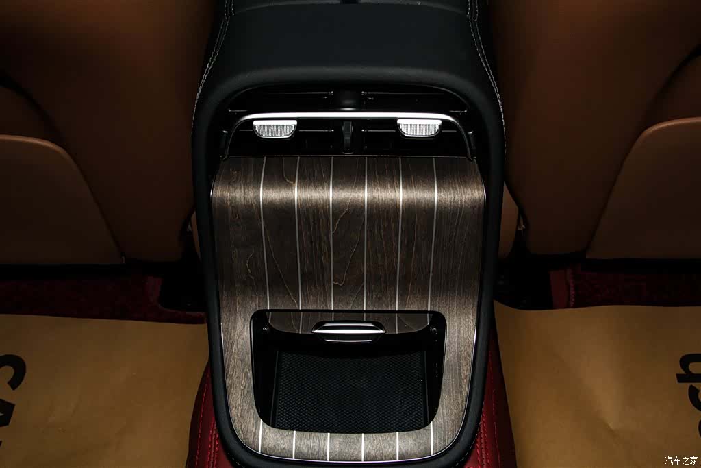 Mercedes-Benz E-Class, 2025 29