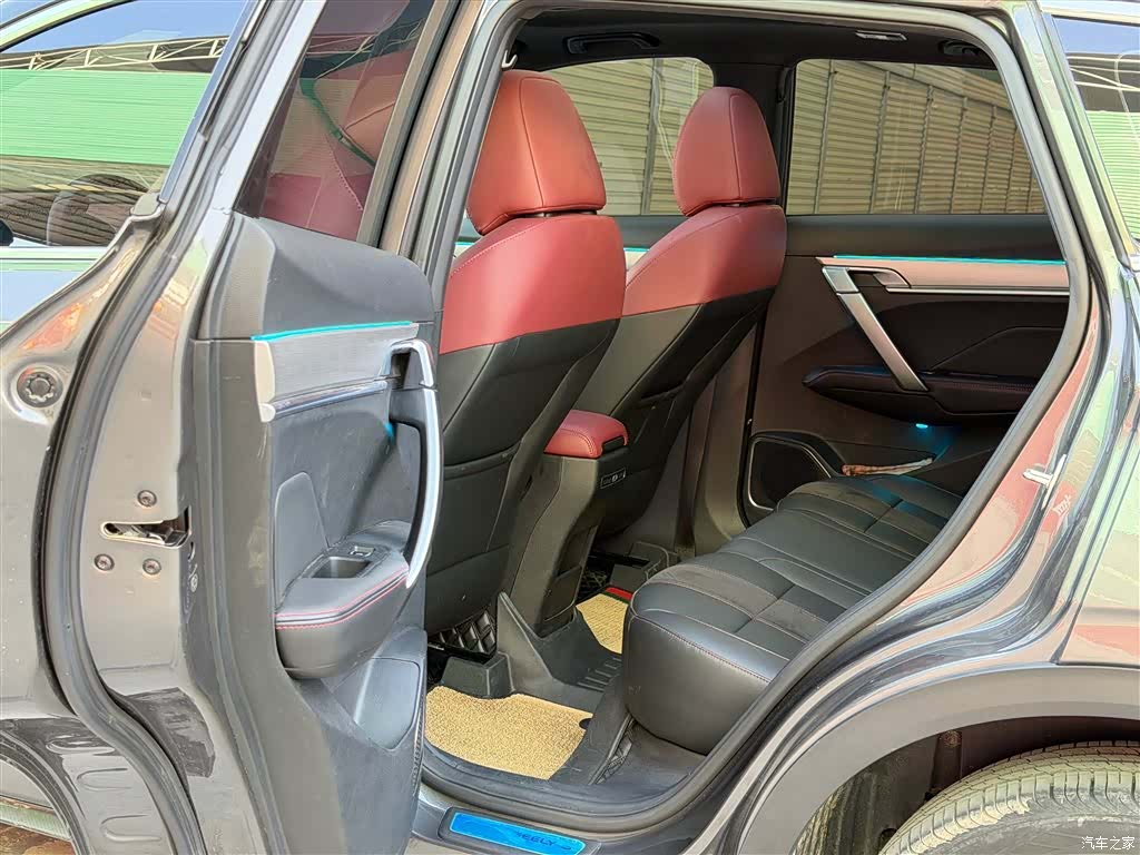 Geely Coolray, 2022 8