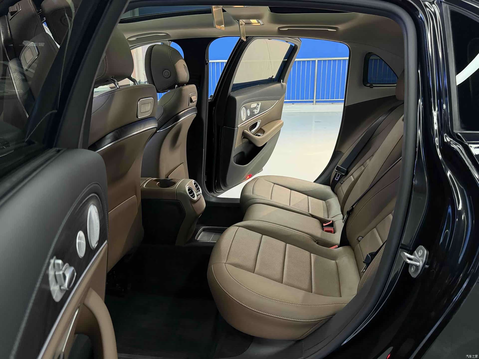 Mercedes-Benz E-Class, 2019 14
