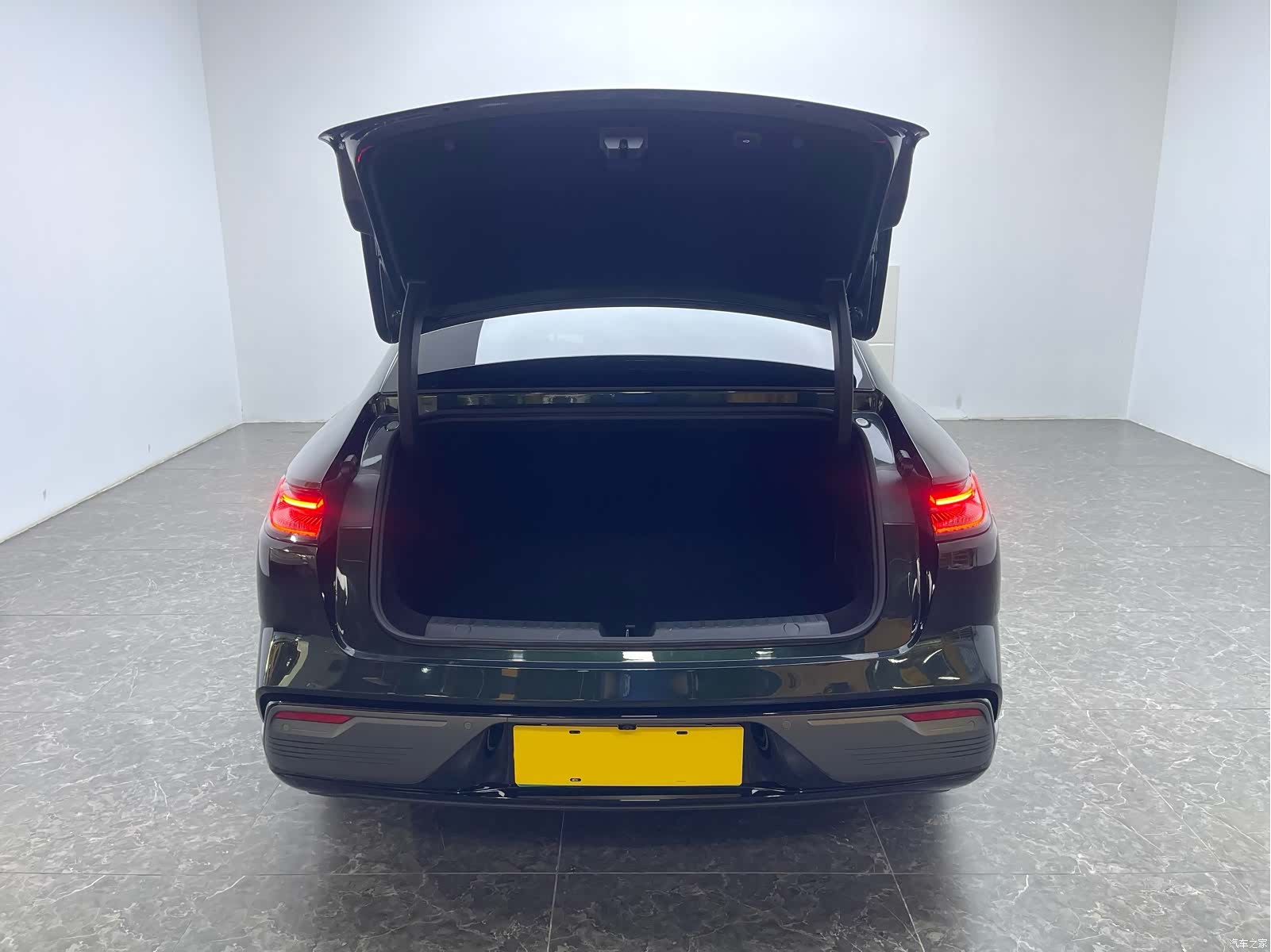 Geely 8, 2025 все фото