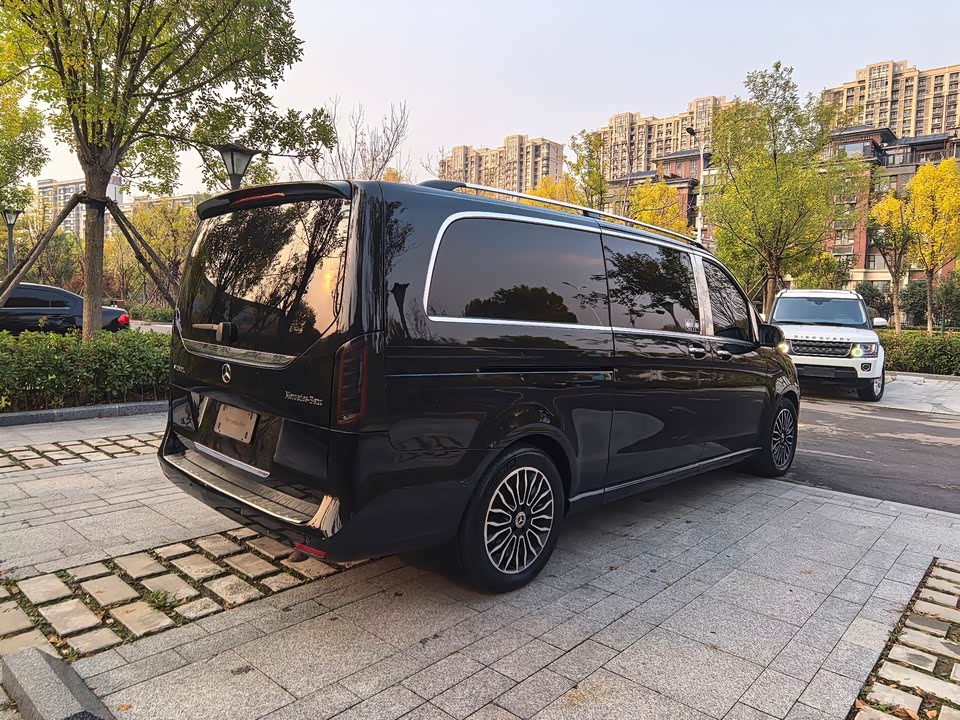 Mercedes-Benz V-class