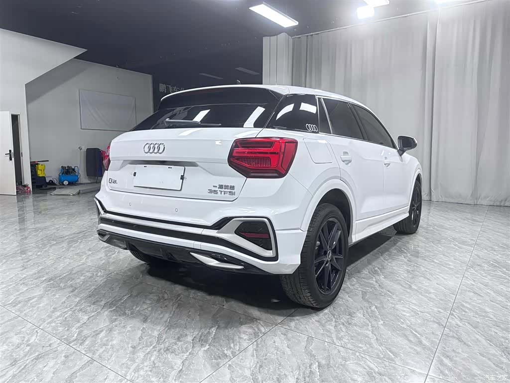 Audi Q2L, 2023 6