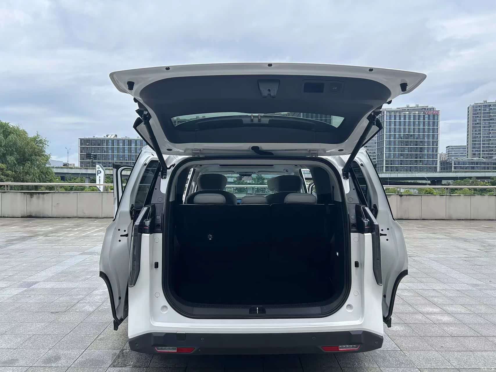 Maxus 7, 2024 12