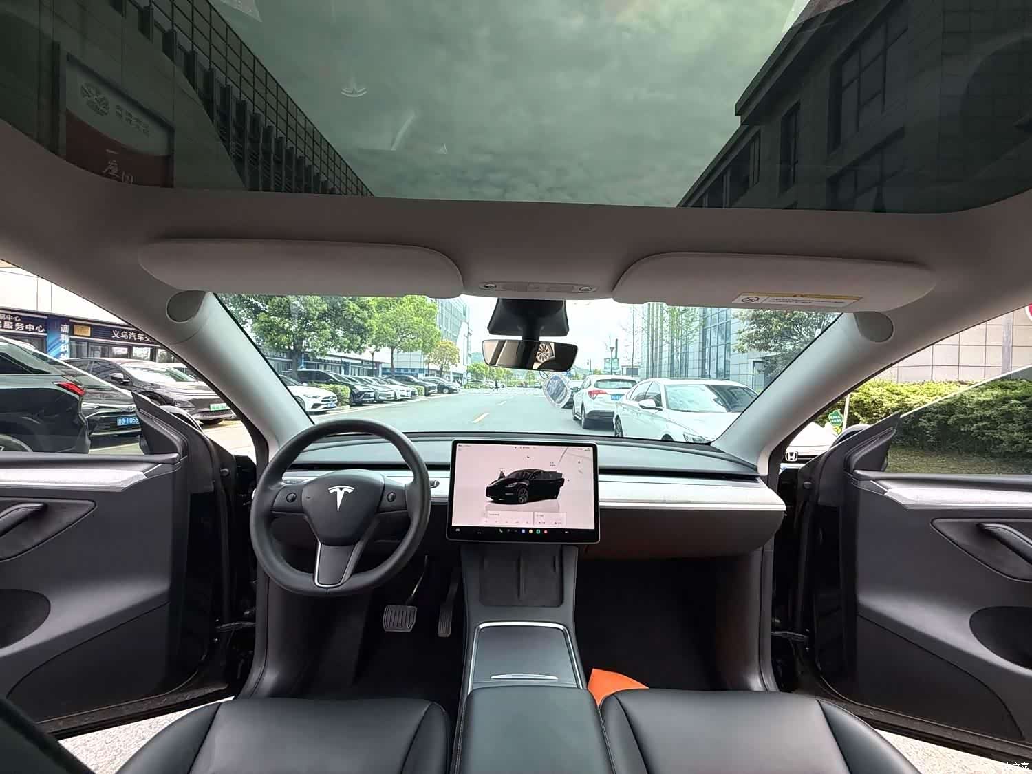 Tesla Model Y, 2023 4