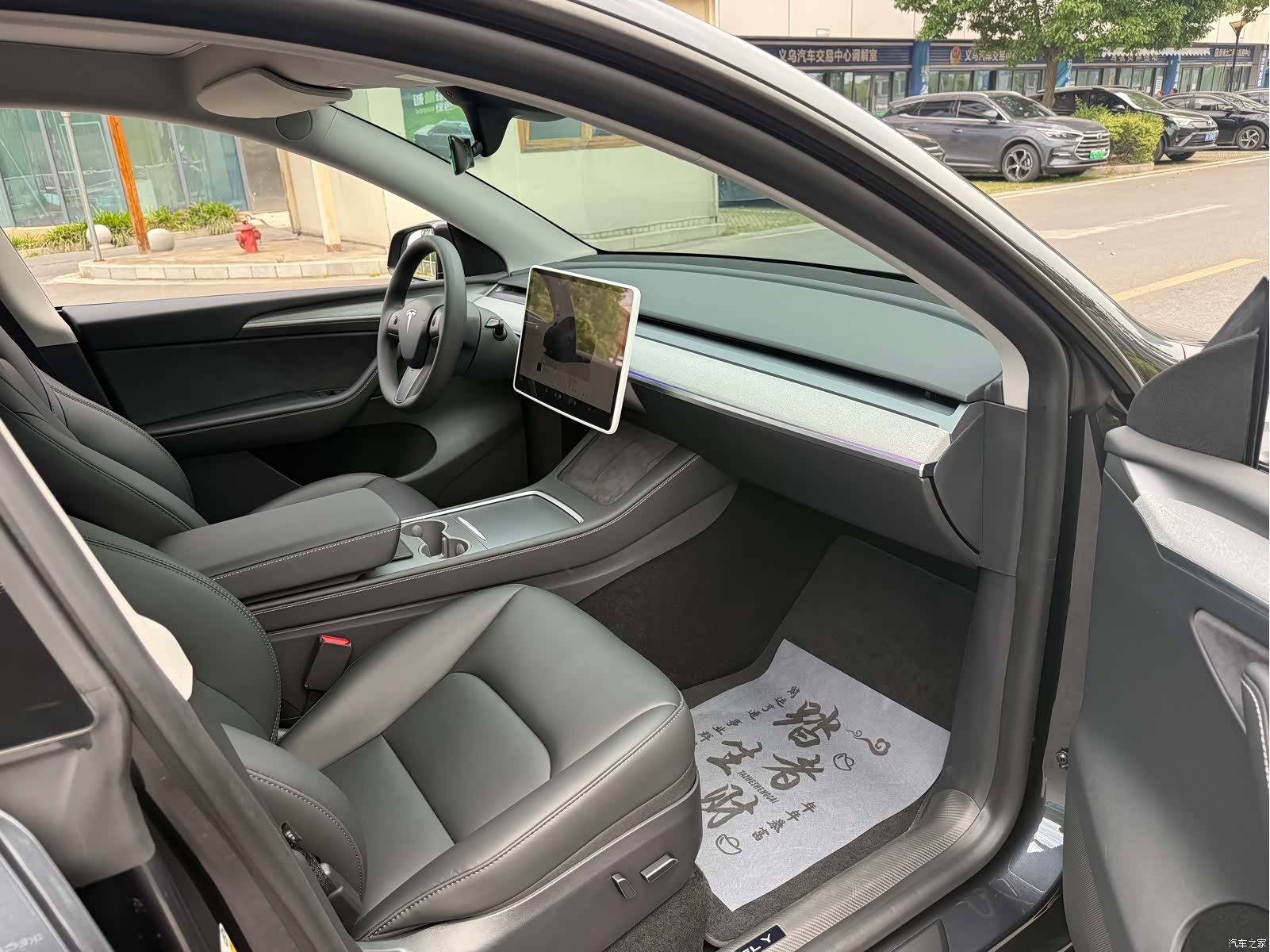 Tesla Model Y, 2024 10