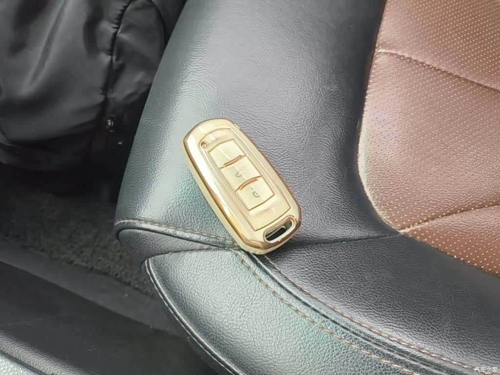 Geely Emgrand, 2017 9