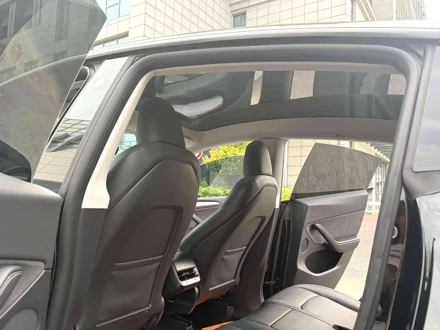 Tesla Model Y, 2023 6