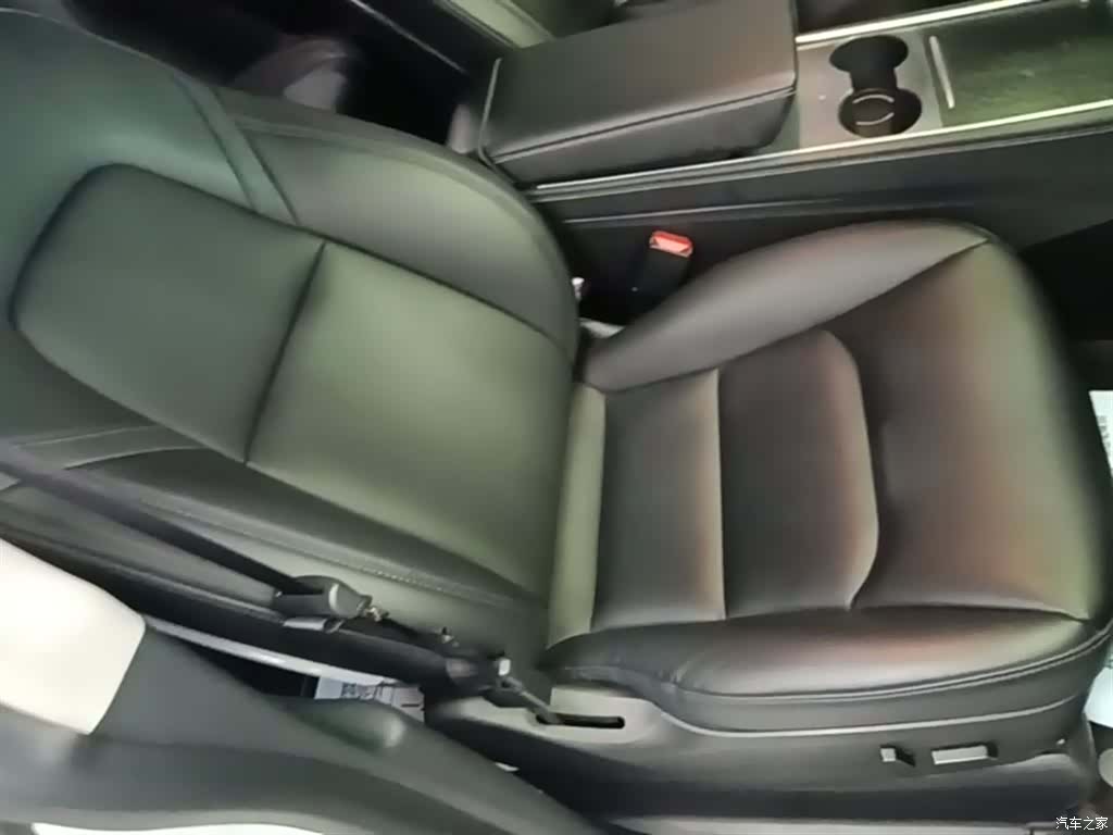 Tesla Model Y, 2022 25