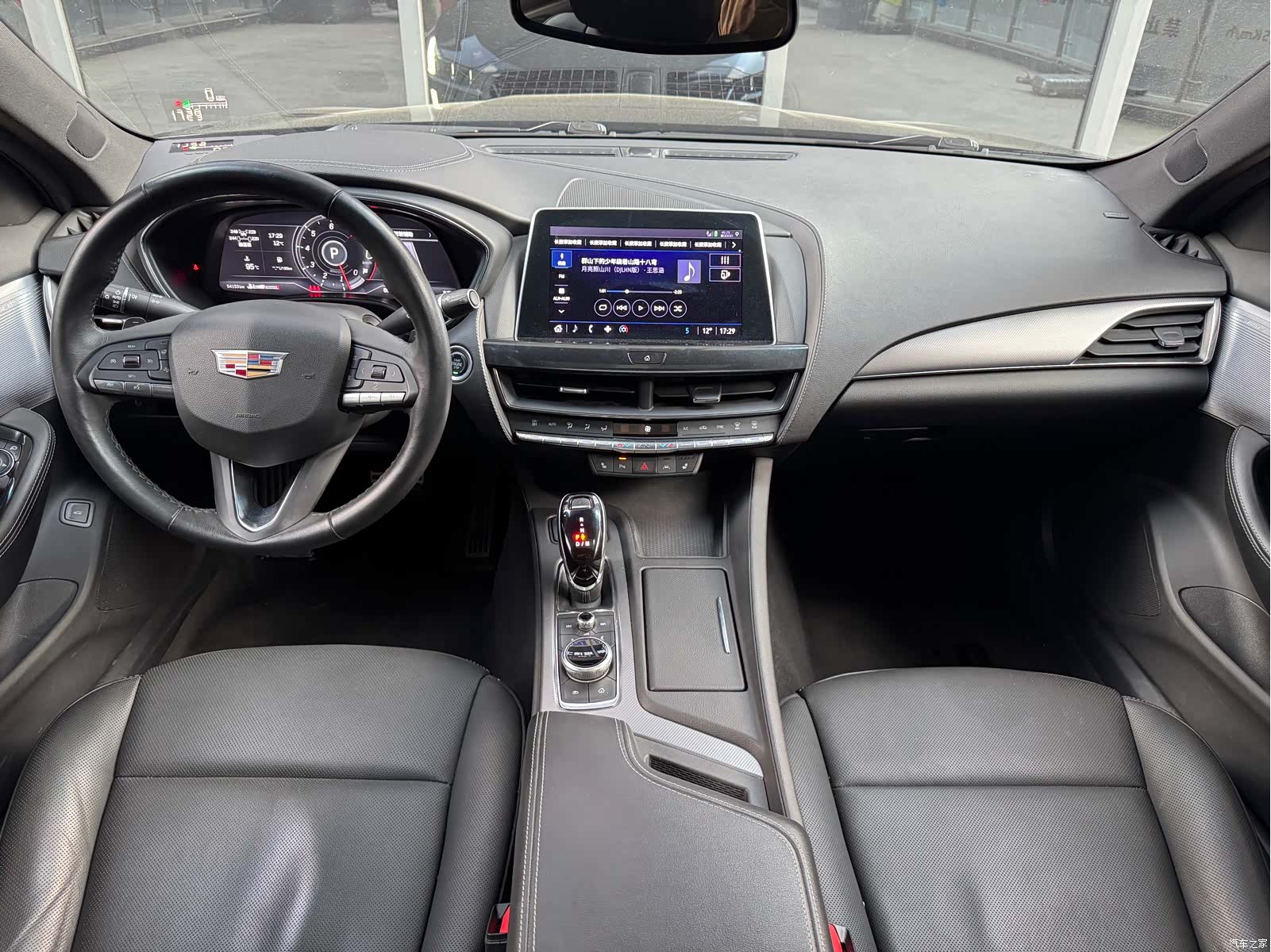 Cadillac CT5, 2022 все фото