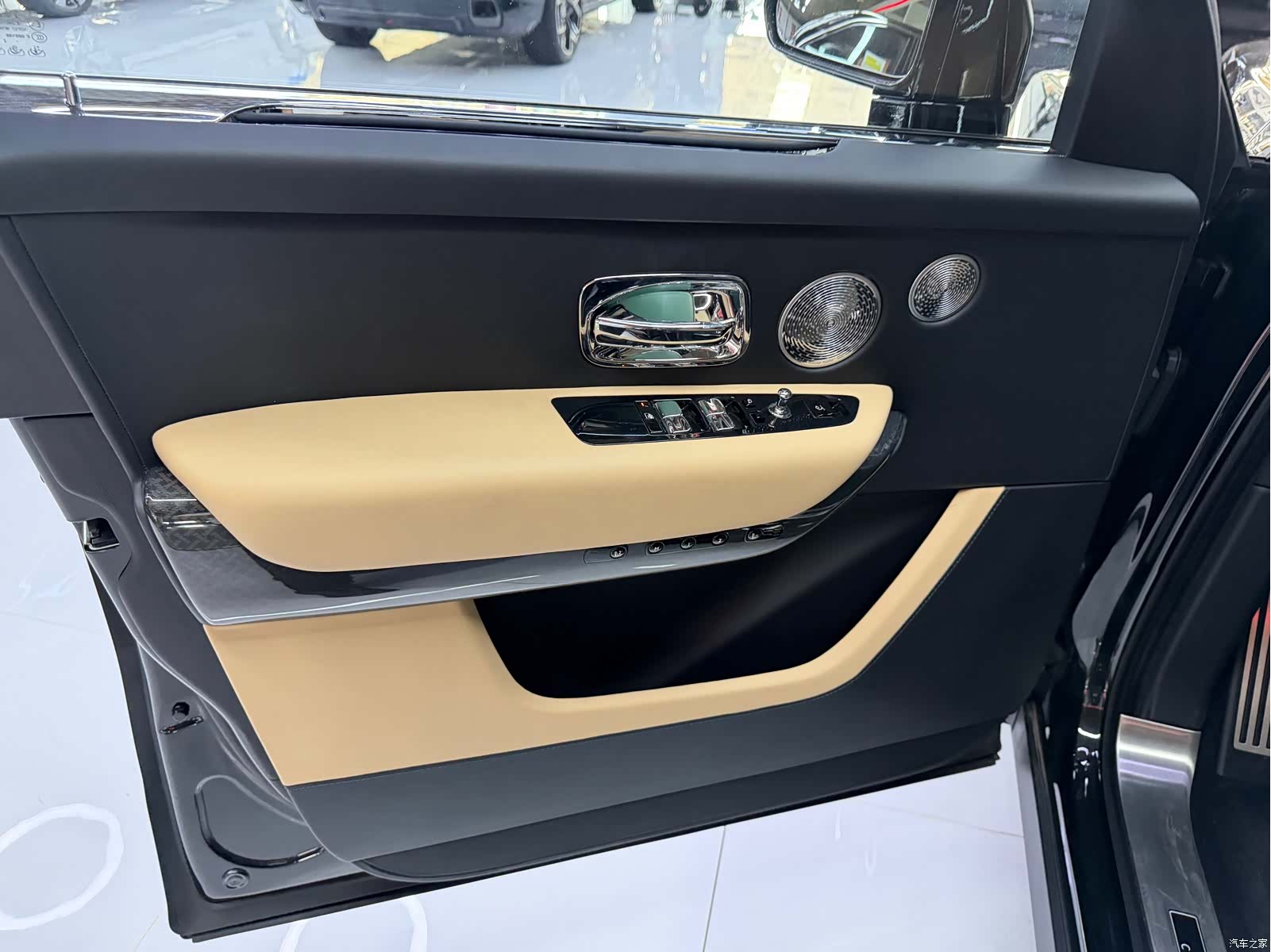 Rolls-Royce Cullinan, 2022 11