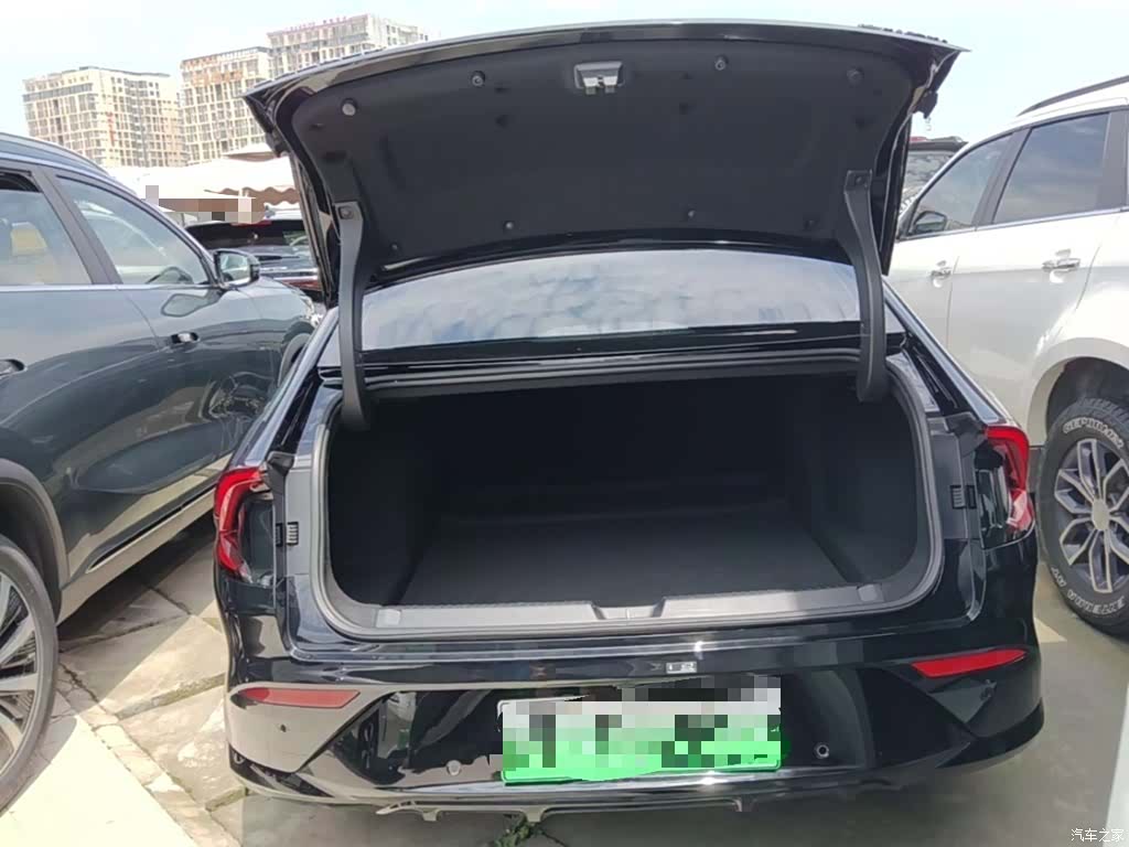 Wuling Starlight, 2025 19