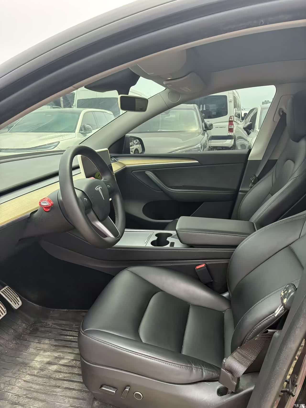 Tesla Model Y, 2023 все фото