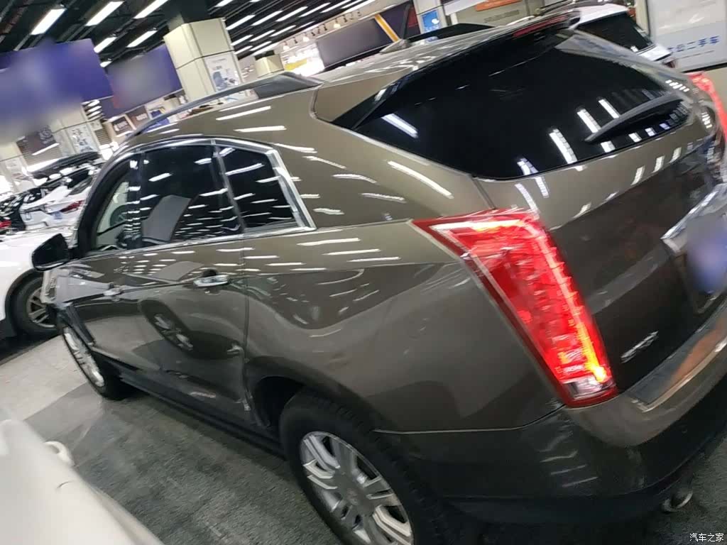Cadillac SRX, 2015 4