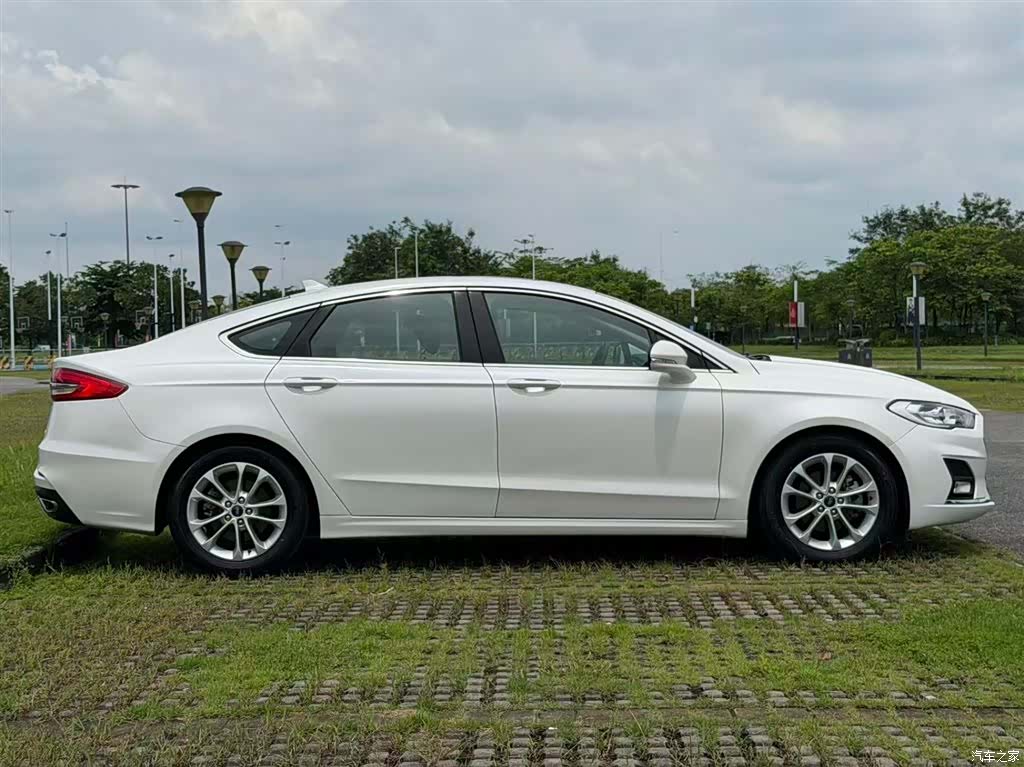 Ford Mondeo, 2020 все фото