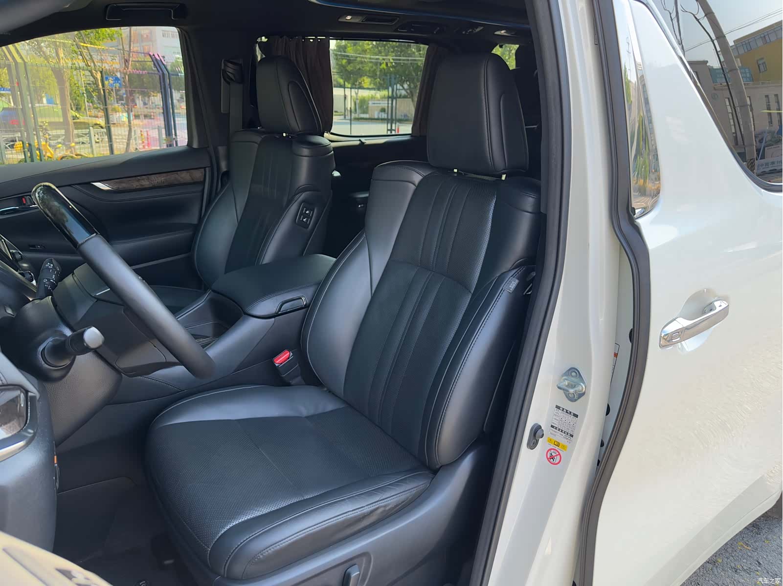 Toyota Alphard, 2018 11