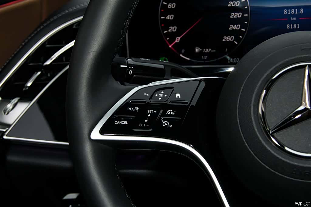 Mercedes-Benz E-Class, 2025 28