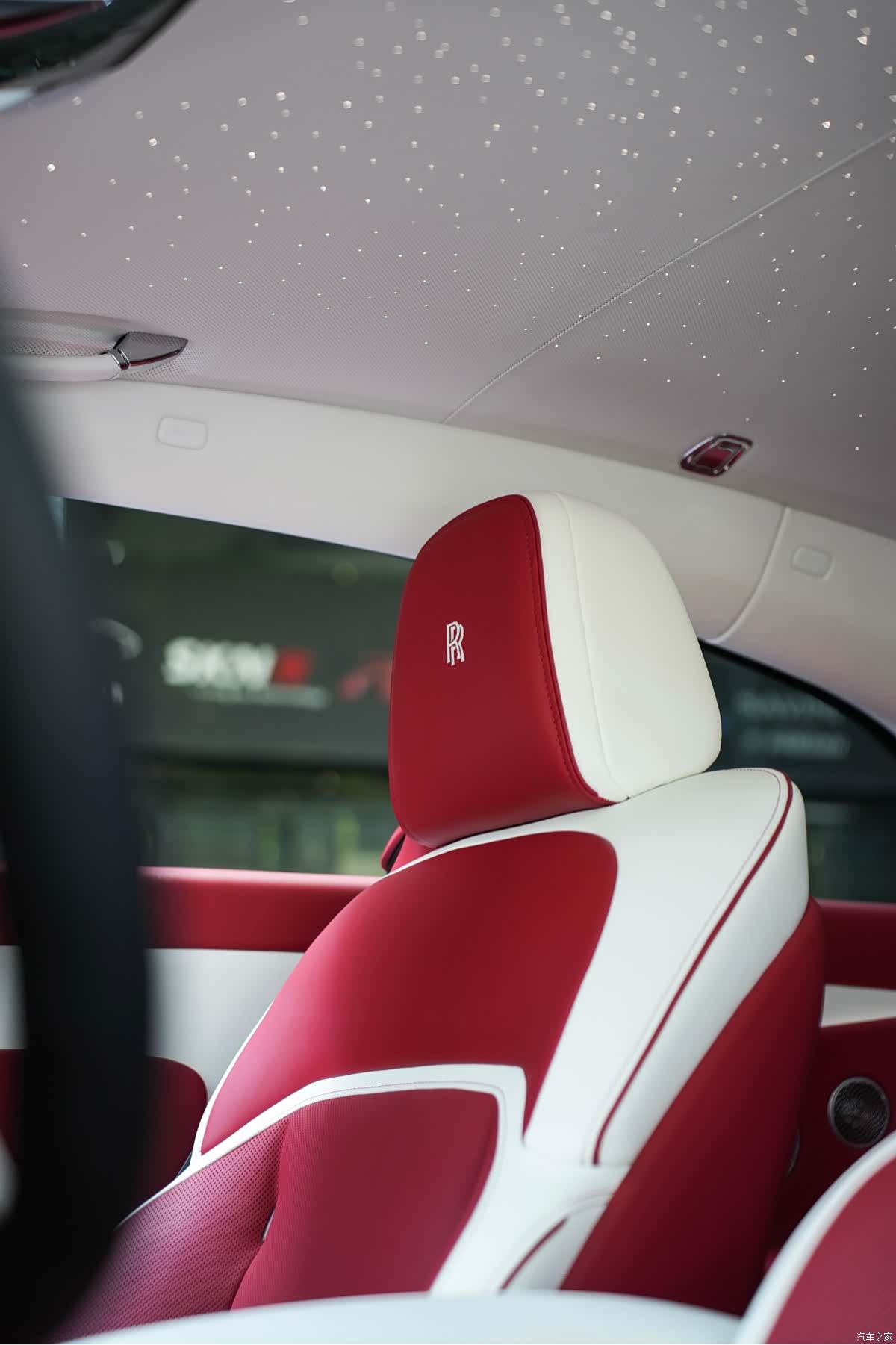 Rolls-Royce Spectre, 2024 16