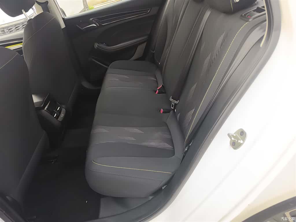 Roewe i5, 2023 17
