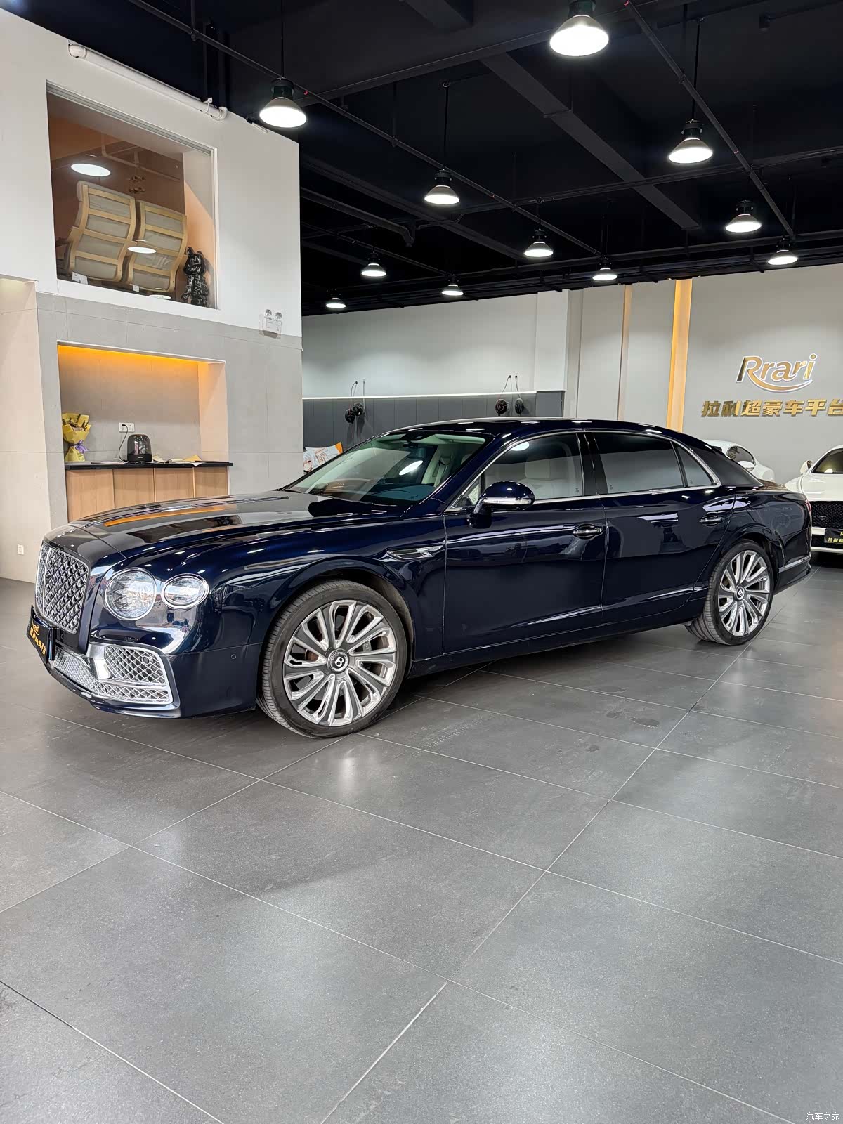 Bentley Flying Spur, 2014 2