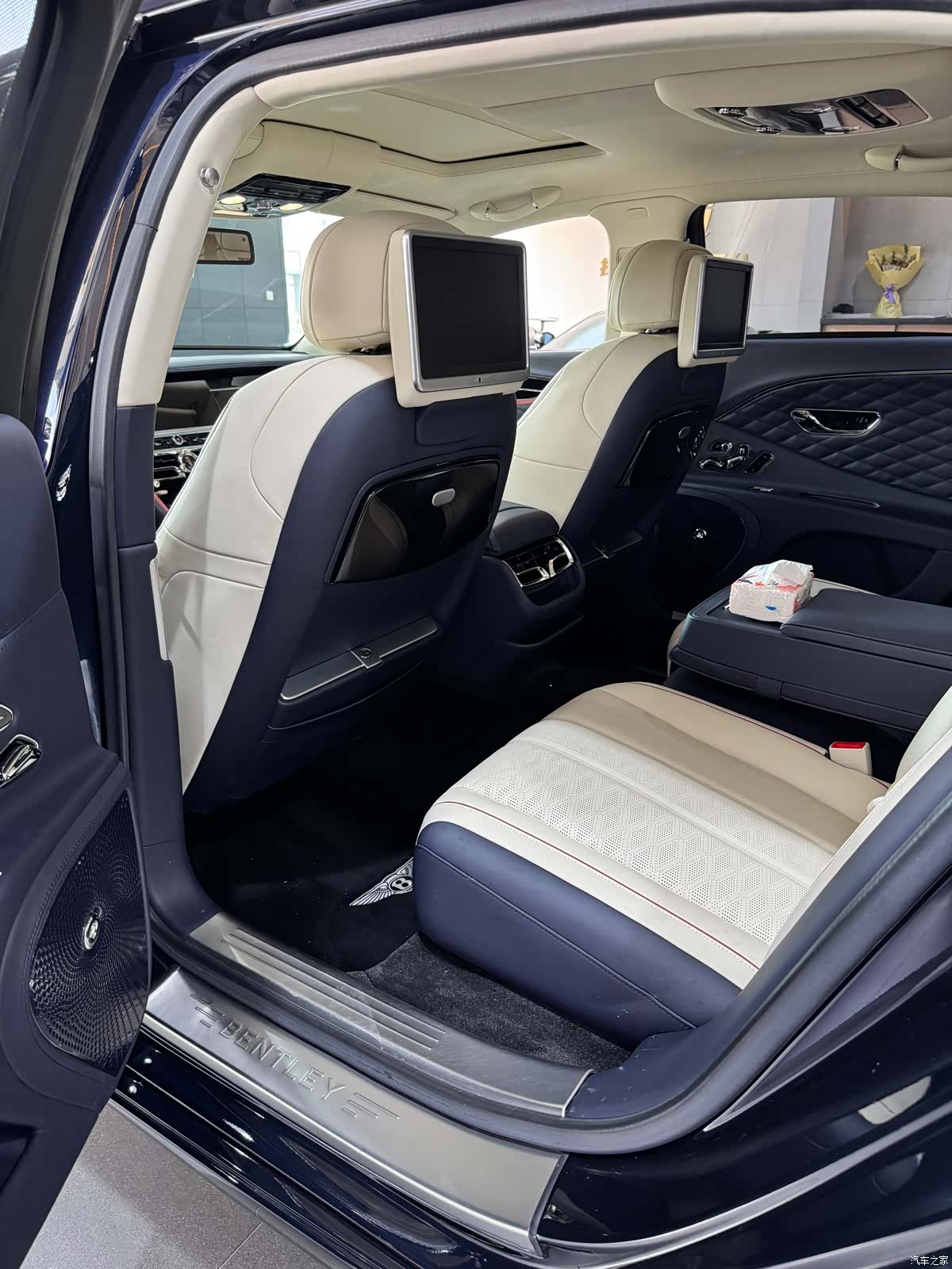 Bentley Flying Spur, 2014 8