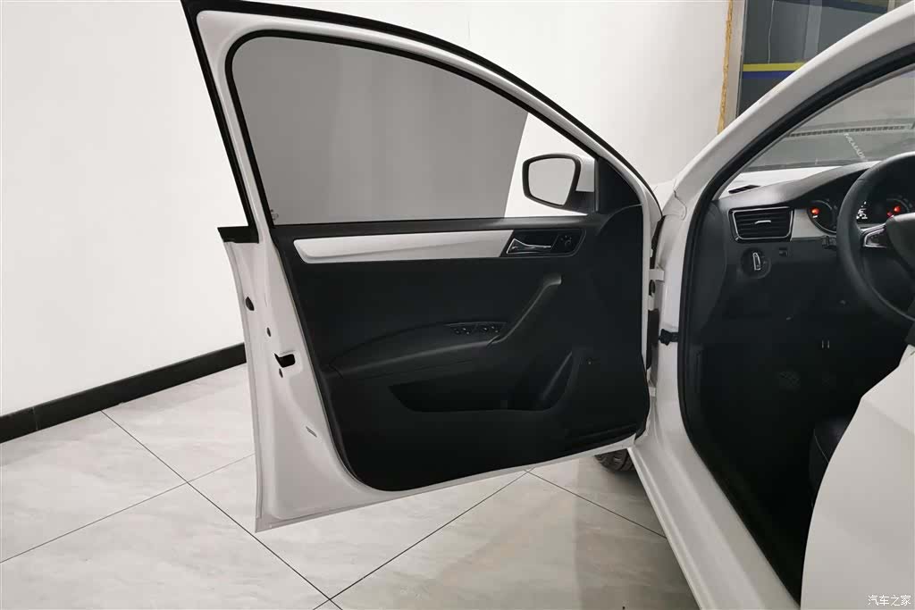 Skoda Rapid, 2021 7