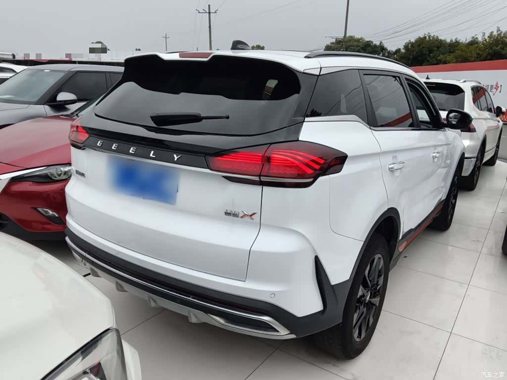 Geely Boyue, 2022 все фото