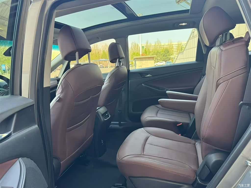 Buick GL6, 2018 10