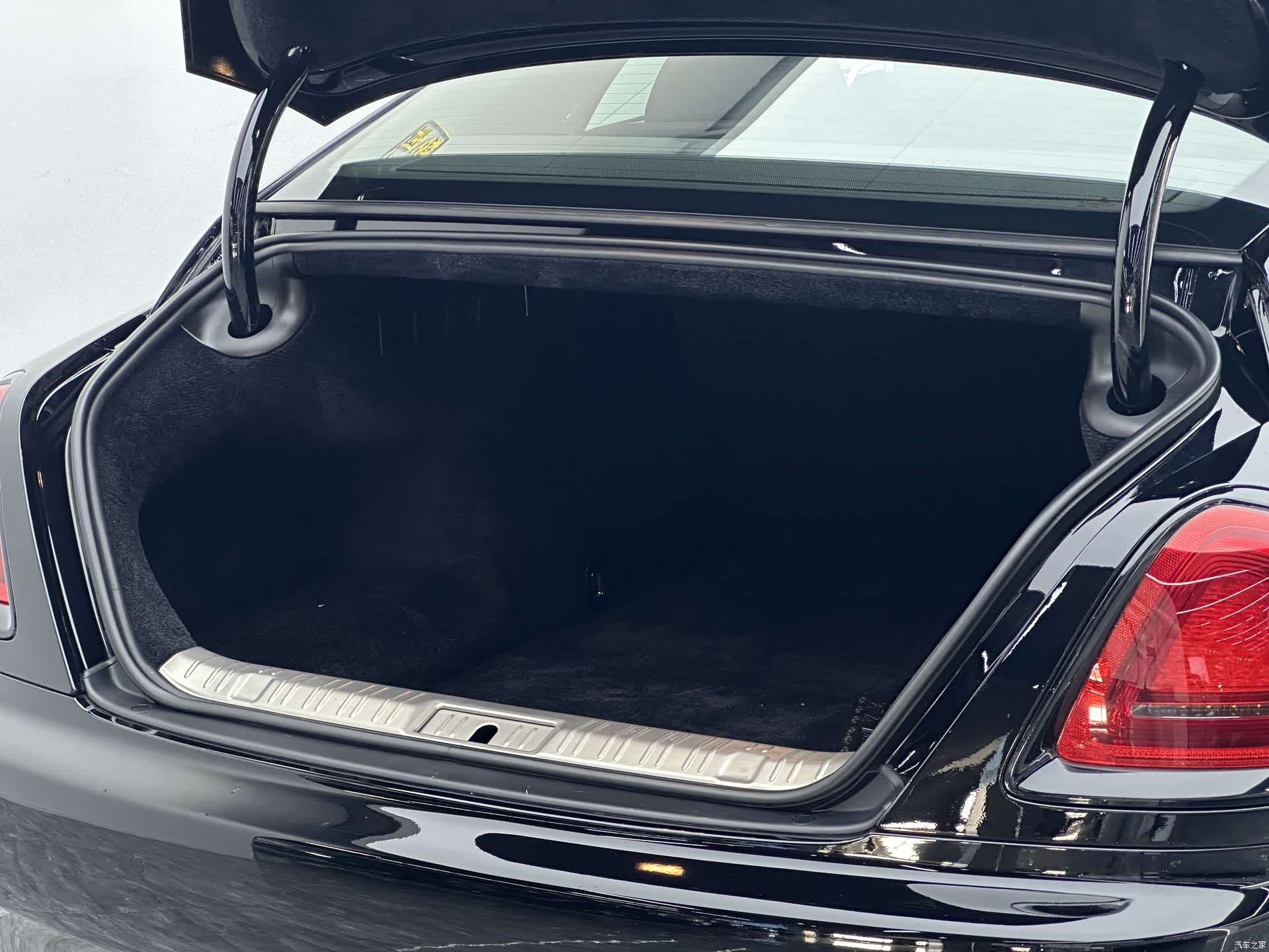 Rolls-Royce Wraith, 2017 42