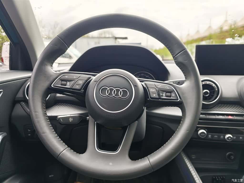 Audi Q2L, 2020 3