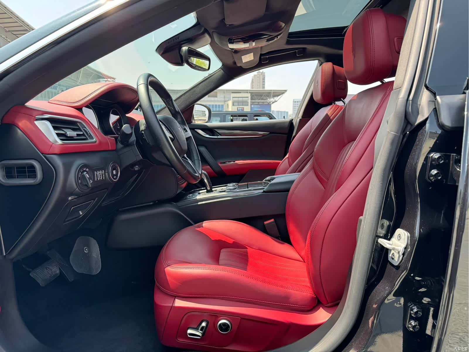 Maserati Ghibli, 2023 4