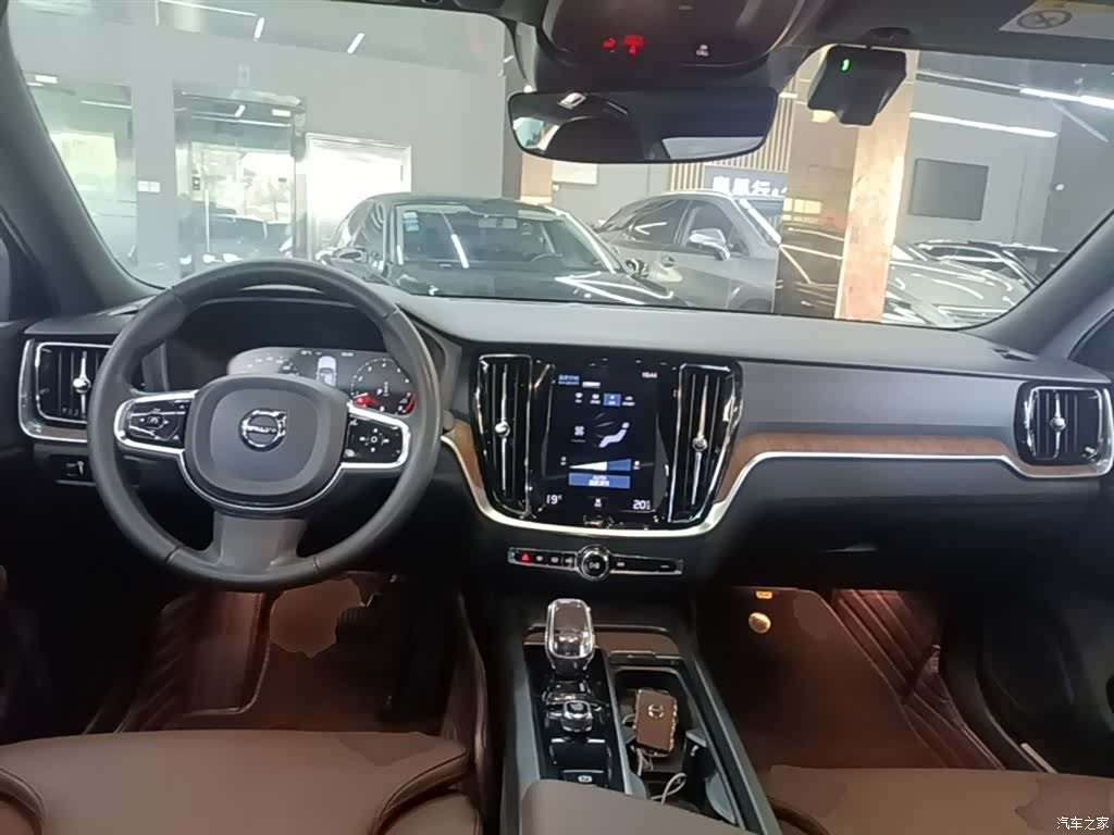 Volvo S60, 2022 10