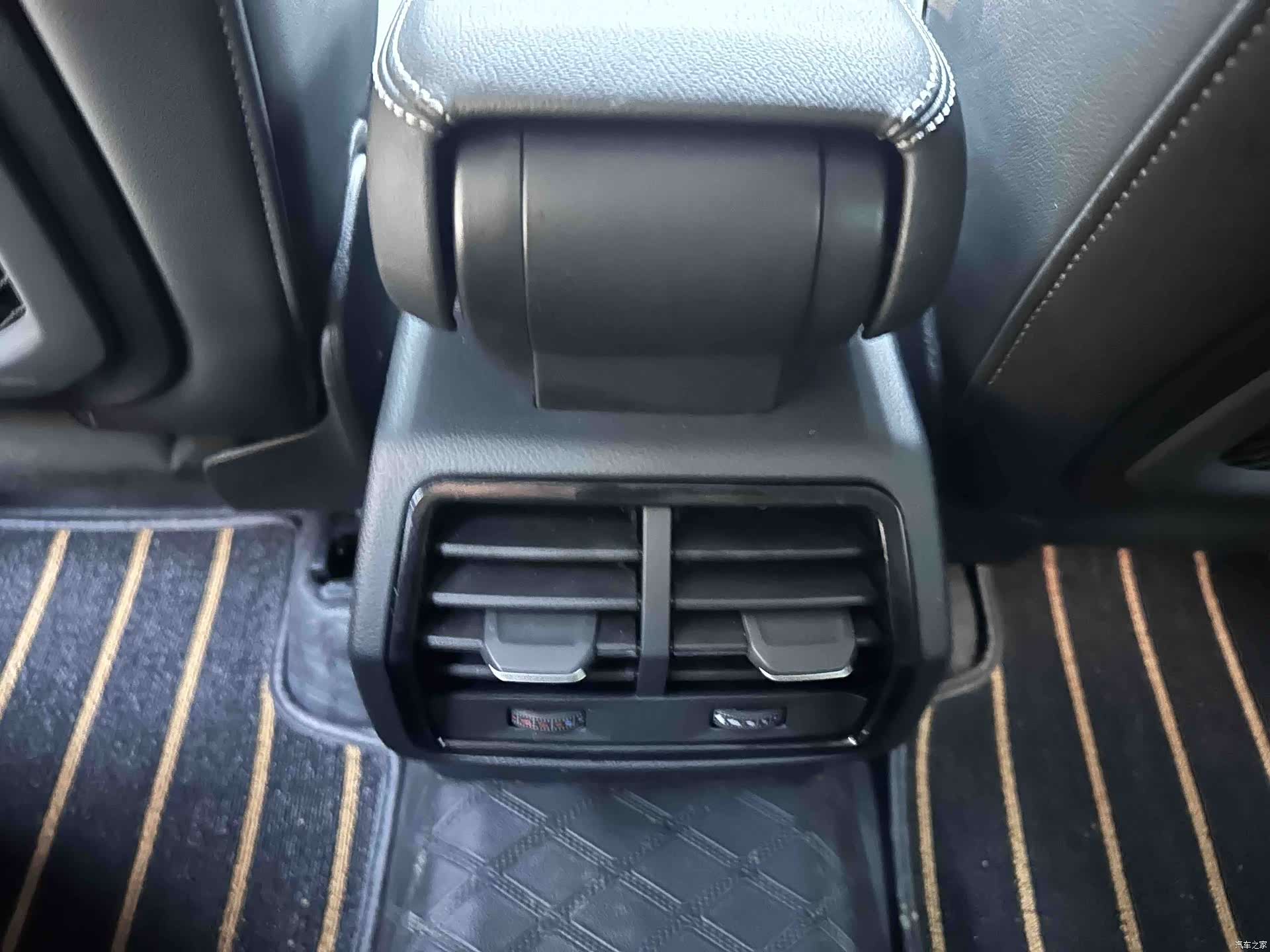 Audi Q3, 2023 16