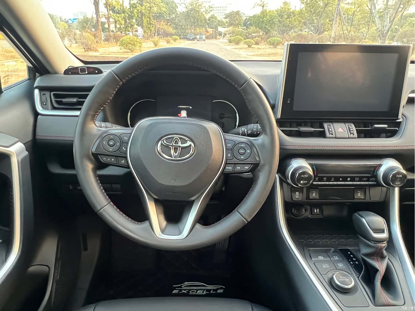 Toyota RAV4, 2022 13