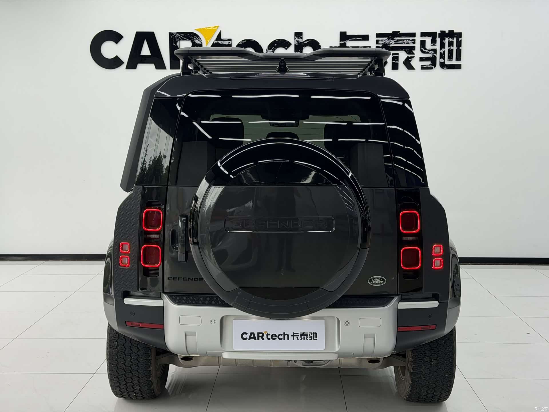 Land Rover Defender, 2023 28