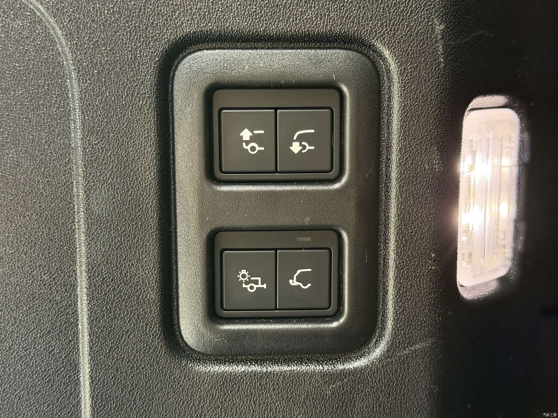 Land Rover Defender, 2023 21
