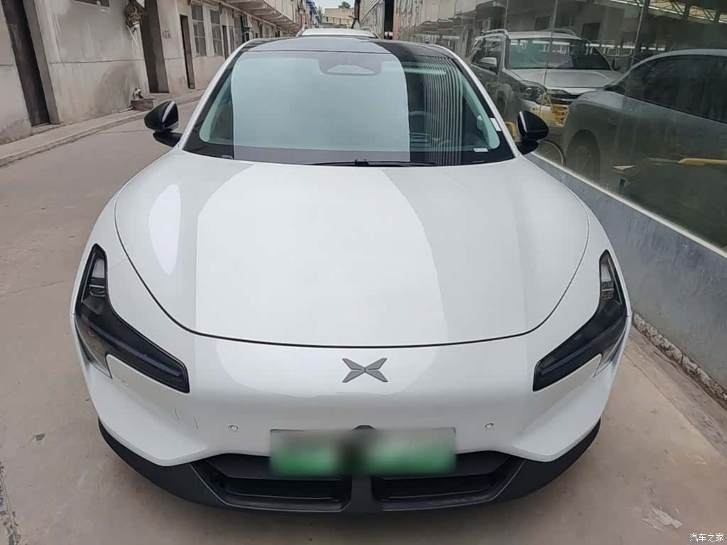 Xpeng Mona M03, 2025 3