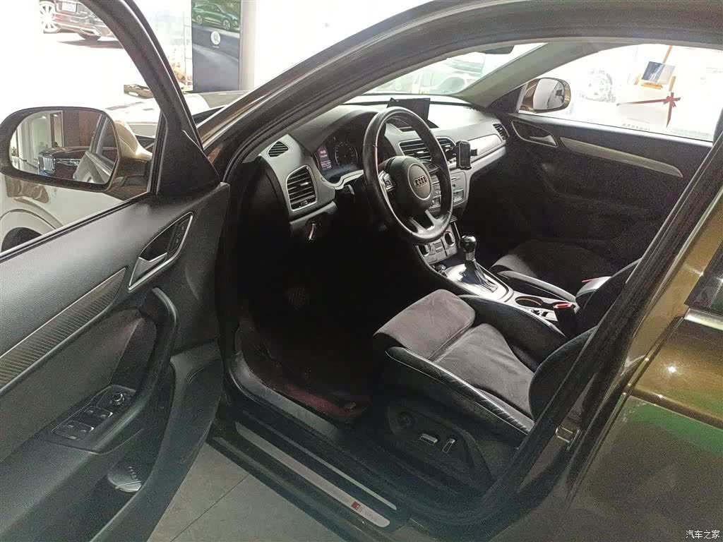 Audi Q3, 2018 11