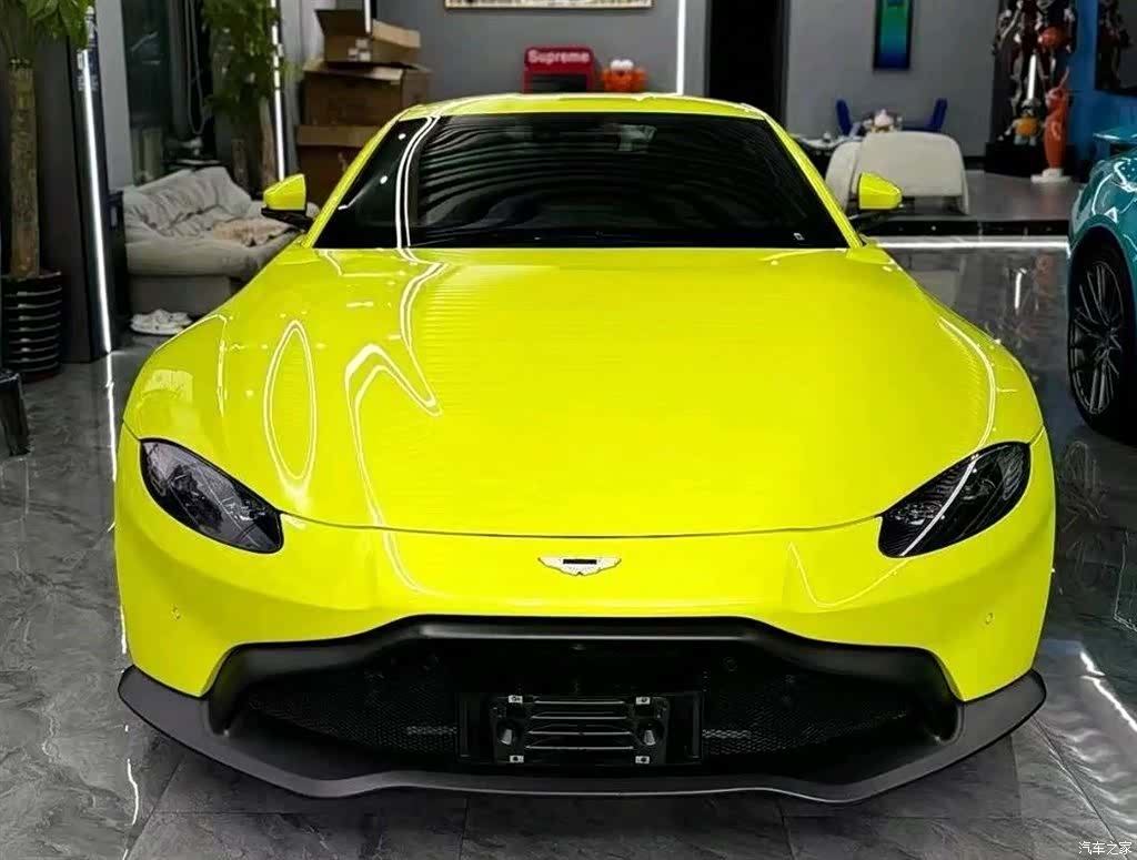 Aston Martin Vantage, 2019 3