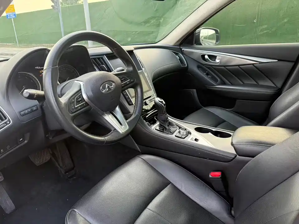 Infiniti Q50L
