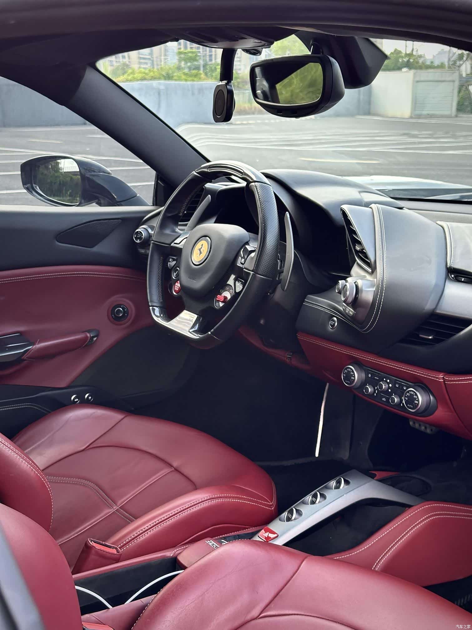 Ferrari 488, 2016 11