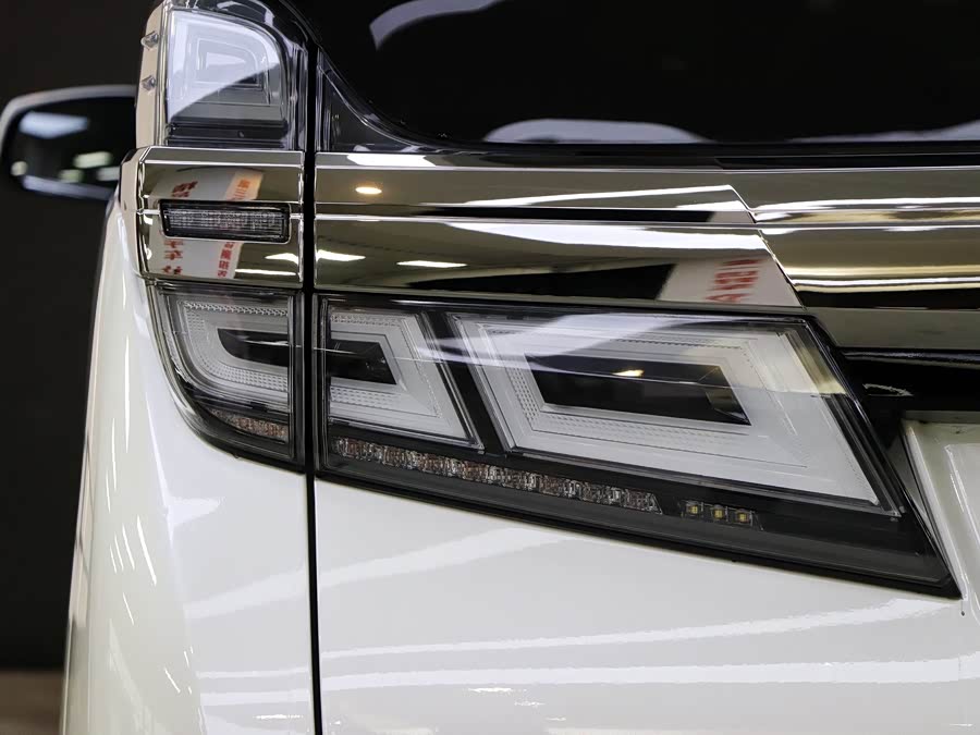 Toyota Vellfire 2020, фото 32