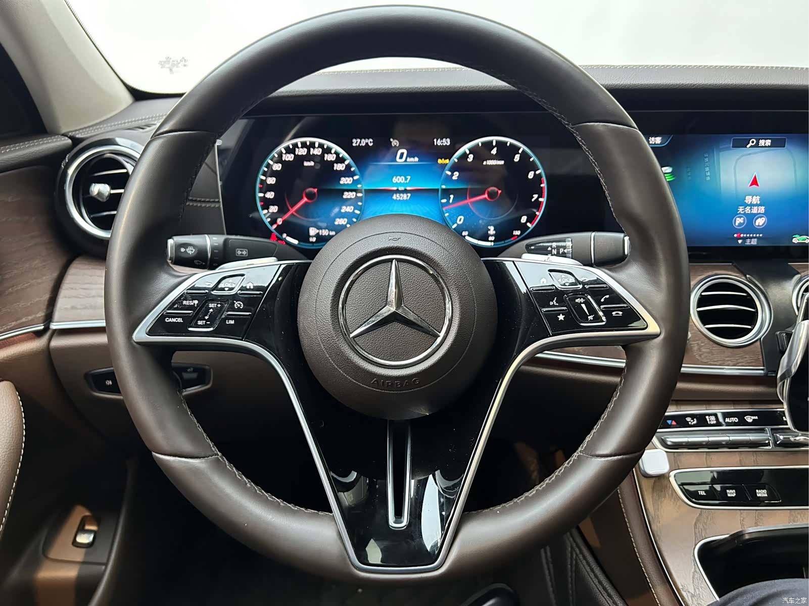 Mercedes-Benz E-Class, 2023 15