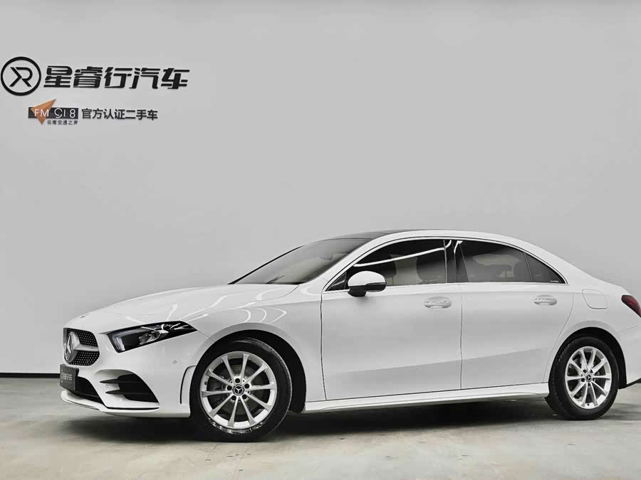Mercedes-Benz A-Class 2022, фото 1