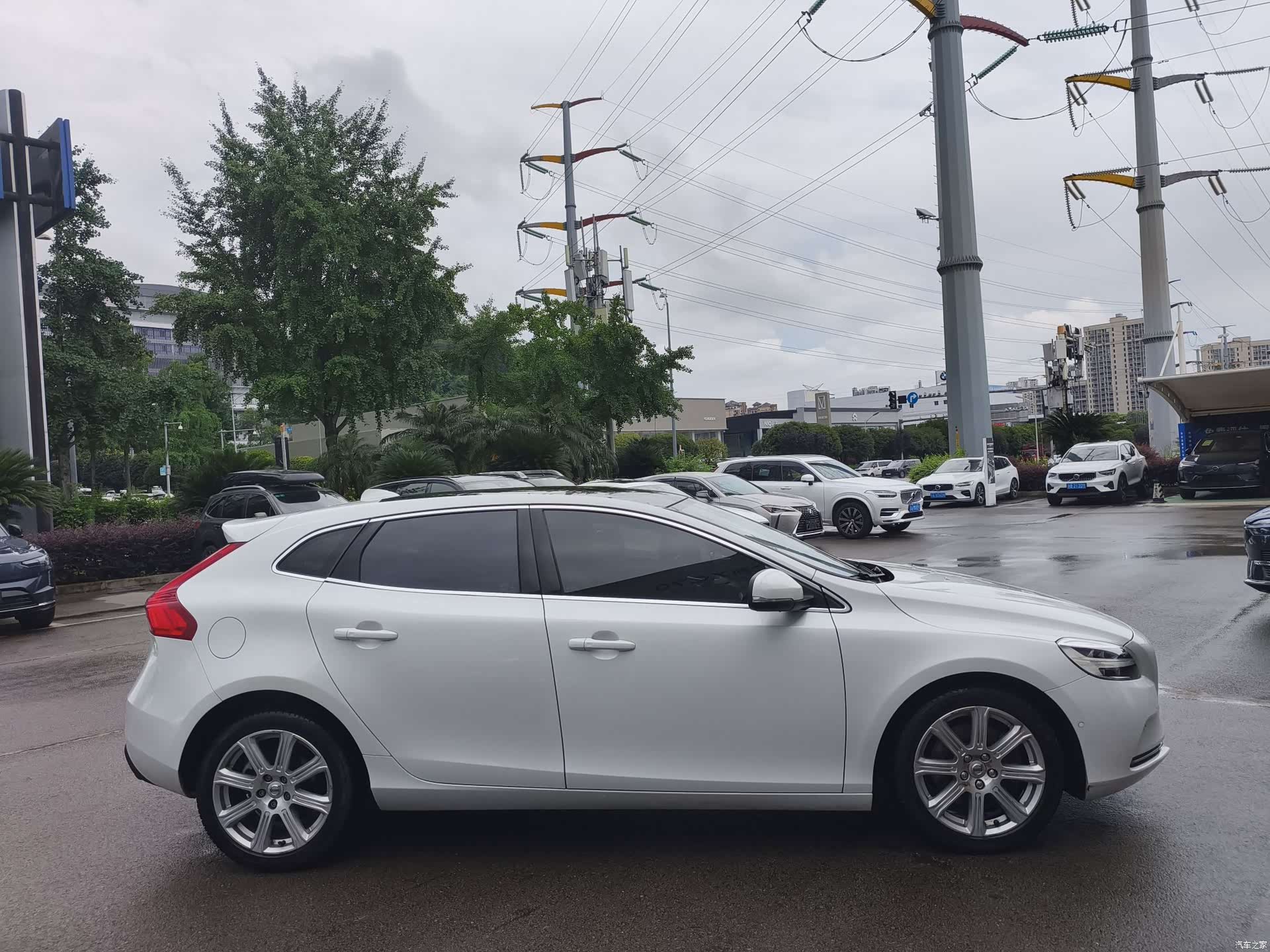 Volvo V40, 2017 все фото