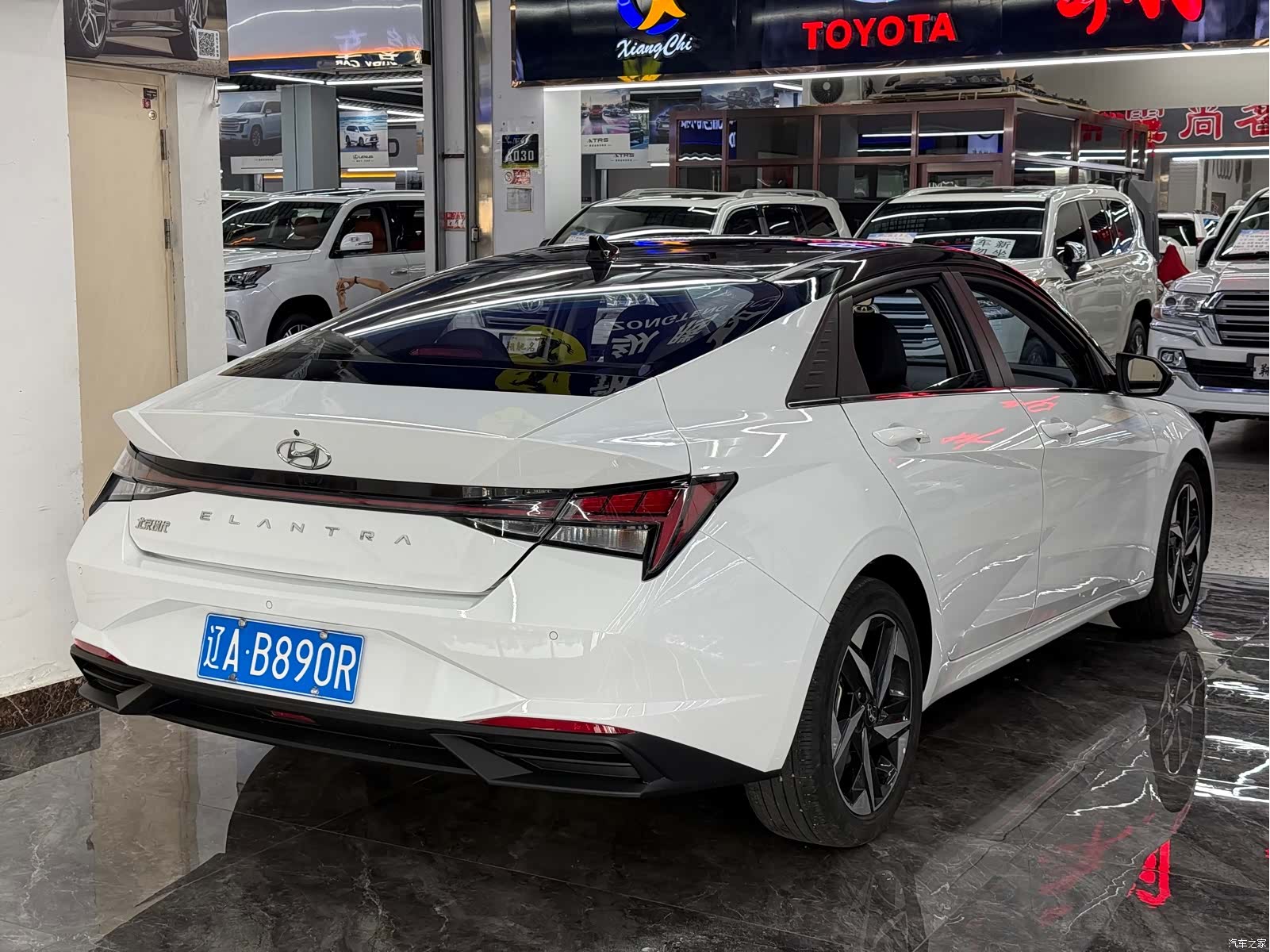Hyundai Elantra, 2022 все фото