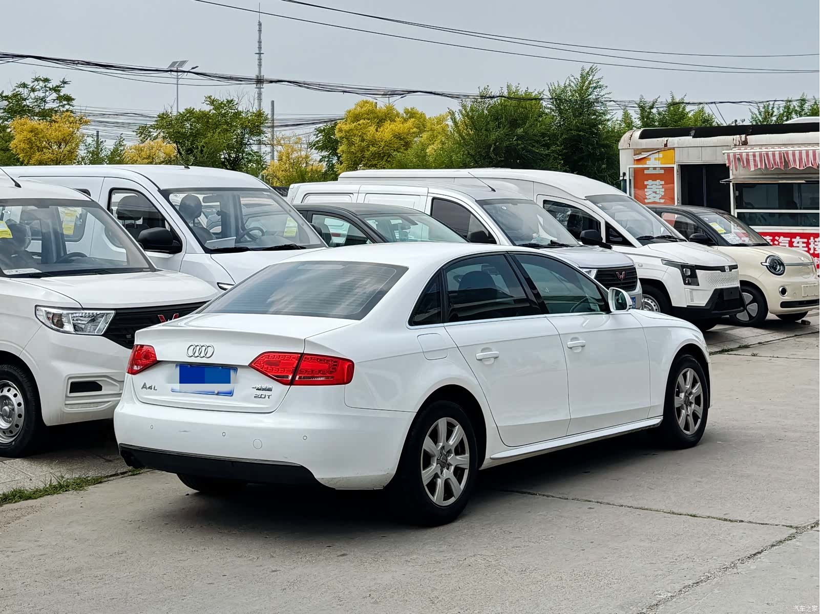 Audi A4L, 2011 4